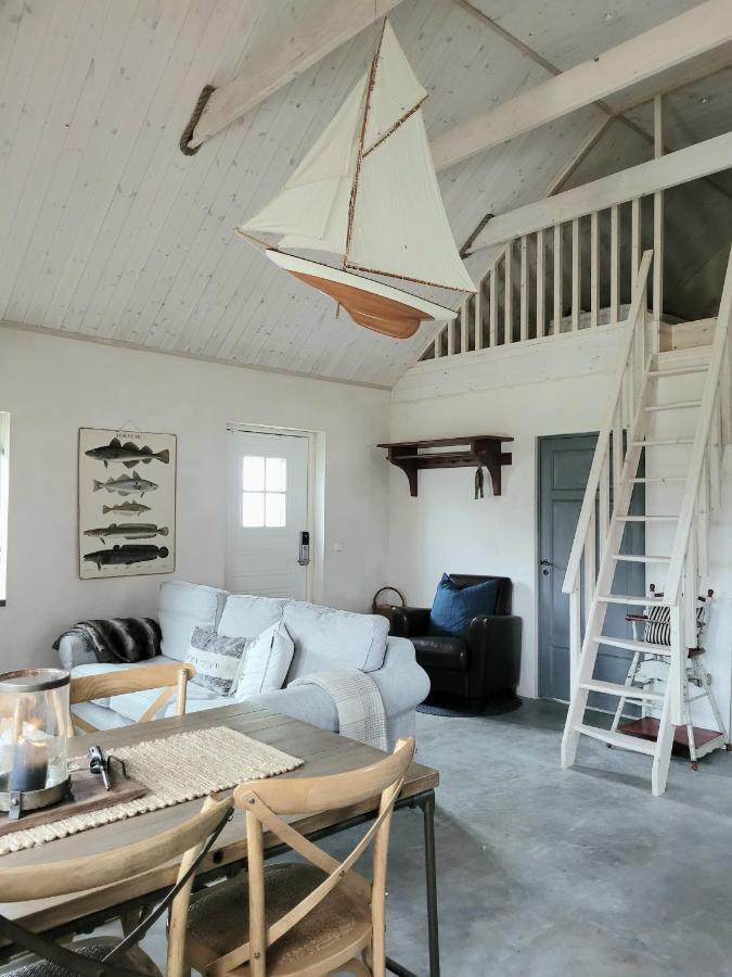Вилла Litet Hus I Mysig By Naera Havet Истад Экстерьер фото